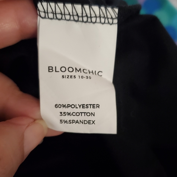 Back split asymmetrical blouse - Picture 2 of 2